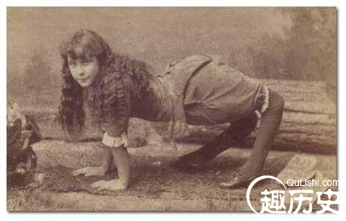 33张让人毛骨悚然的诡异老照片 你敢进来吗?