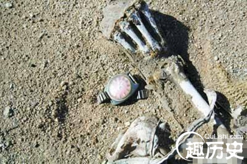 　　彭加木则认为，咱们如果找到水源，部队就没必要用直升飞机花那么大代价送水!