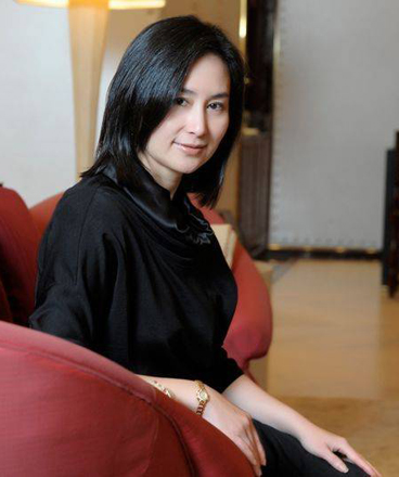 有一种美叫你美你全家都美:澳门赌王何鸿燊一