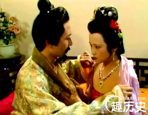 贾蓉是怎么知道秦可卿和贾珍奸情的?