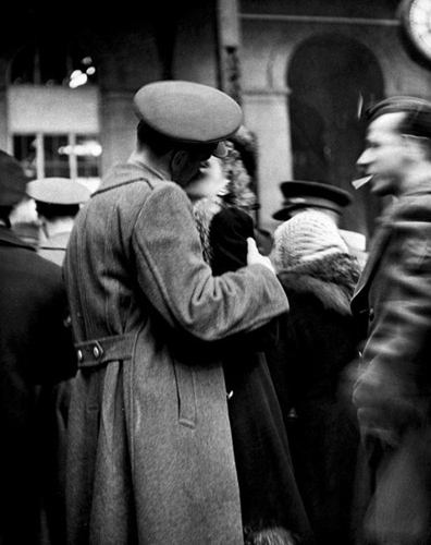 离别的车站:二战时期美军与家人惜别的照片曝