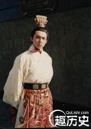 刘协在山阳期间,曾多次到云台山附近采药,在今天百家岩上嵇山亭内