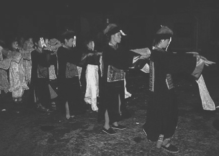 揭秘:中国古代历史上最神秘的湘西赶尸真相曝光