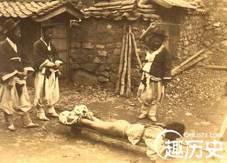 实拍古代打屁股笞刑现场:五刑中最轻的刑罚