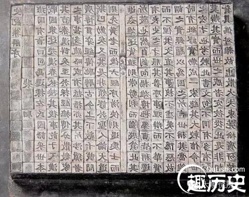 以下所谓改变人类历史的10大发明并不是绝对的,也并不完整。或许在这10大发明之外你还想到了其他一些,可以谈谈。 10、车轮 在公元前3500年人类就发明了车轮,当时有的车轮还是有石头做的,就是一个大石盘子。自从有了轮子这个东西人类的生产生活有了很大改变,节省了体力又提高了工作效率。