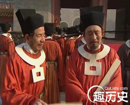 详解:宋朝历史上官员的官帽上为啥有两根长翅