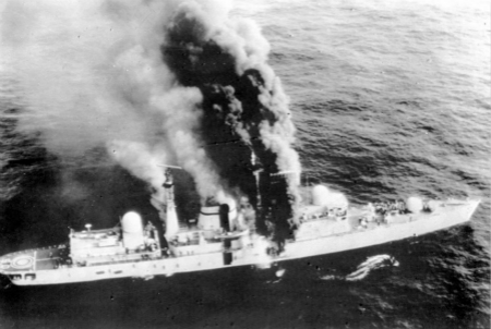 英阿马岛海战:一场改变两个国家领袖命运的一战