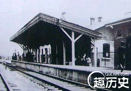 历史上的今天7月3日 克林顿访问中国