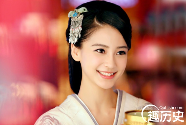 《云中歌》里面云歌的父母是谁?云歌是谁的女儿