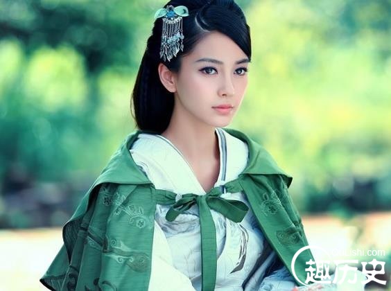 《云中歌》里面云歌的父母是谁?云歌是谁的女儿