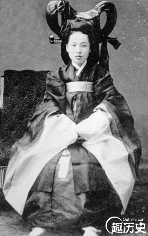 1895年明成皇后被害之后,高宗非常伤心.