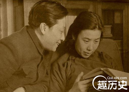 邓颖超为了让远离祖国的孙新世不感到孤独,经常给她寄书,写信,对她