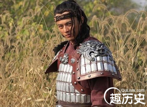 重三百斤,从未相遇敌手",奉旨同其父(隋山马关总兵裴仁基)征讨瓦冈寨